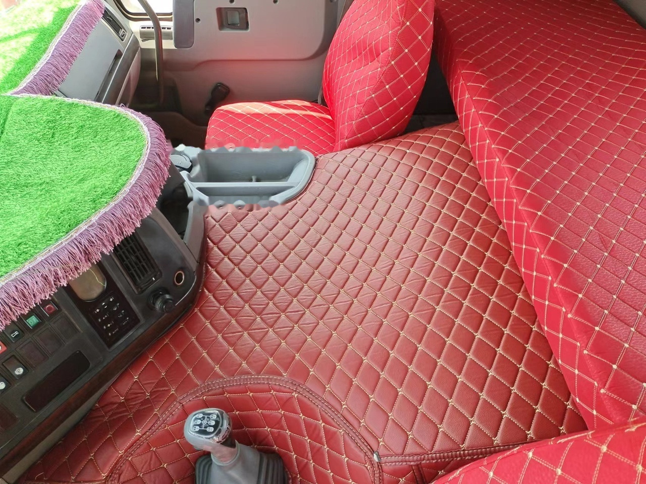 SINOTRUK Howo tractor unit 420hp 6x4 - Tracteur routier: photos 5 SINOTRUK Howo tractor unit 420hp 6x4 - Tracteur routier: photos 5