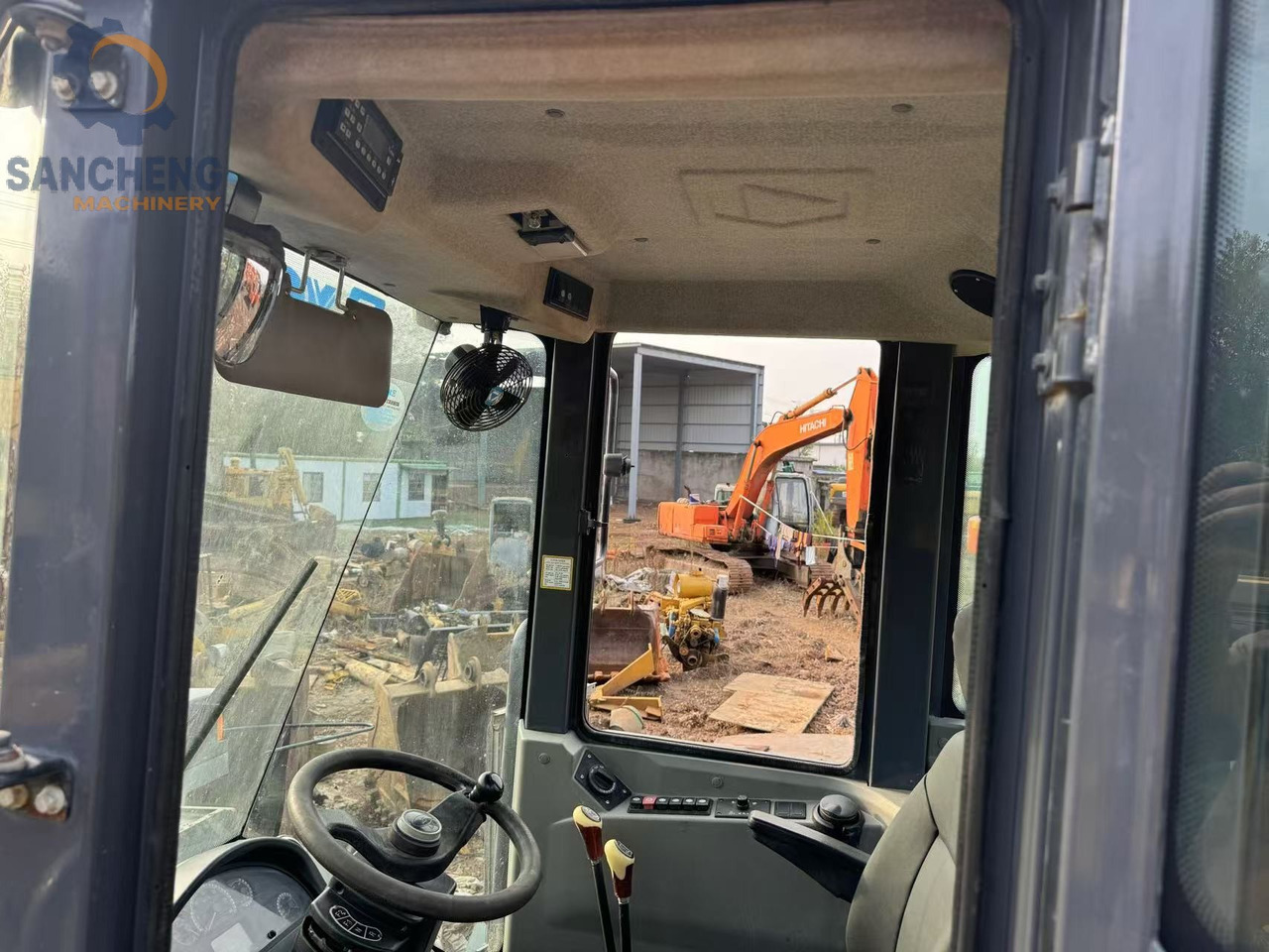 XCMG LW500F - Chargeuse sur pneus: photos 5 XCMG LW500F - Chargeuse sur pneus: photos 5