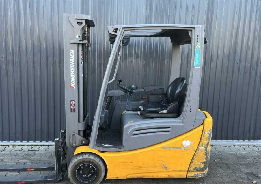 Jungheinrich EFG220 - Chariot élévateur électrique: photos 2 Jungheinrich EFG220 - Chariot élévateur électrique: photos 2