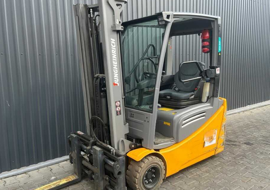 Jungheinrich EFG220 - Chariot élévateur électrique: photos 1 Jungheinrich EFG220 - Chariot élévateur électrique: photos 1