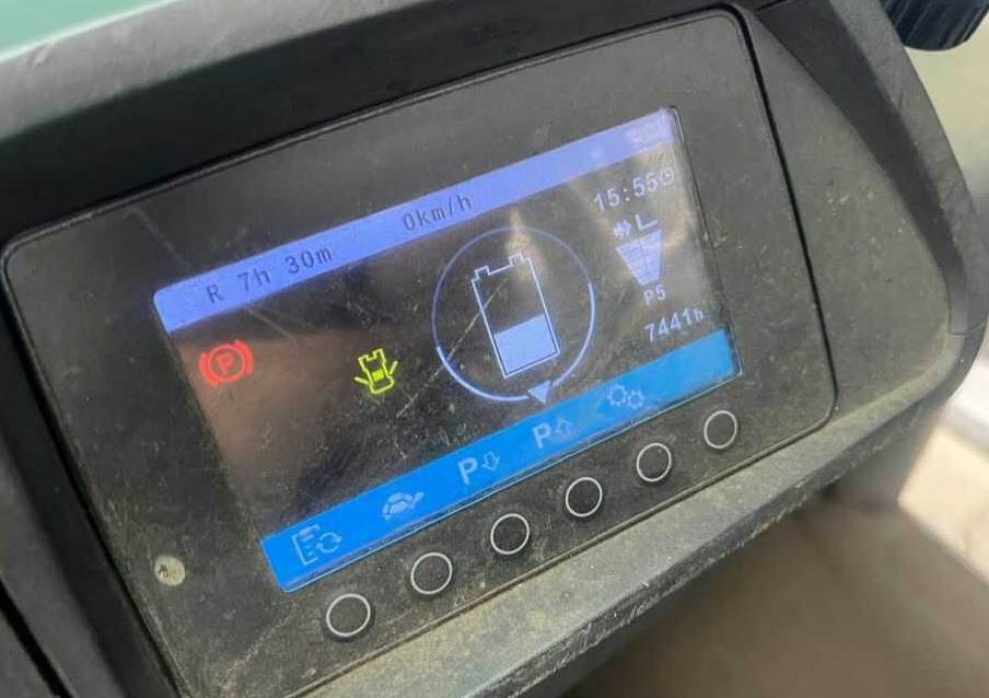 Jungheinrich EFG220 - Chariot élévateur électrique: photos 5 Jungheinrich EFG220 - Chariot élévateur électrique: photos 5