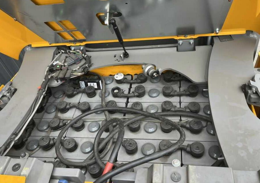 Jungheinrich EKS312 - Préparateur de commandes: photos 4 Jungheinrich EKS312 - Préparateur de commandes: photos 4