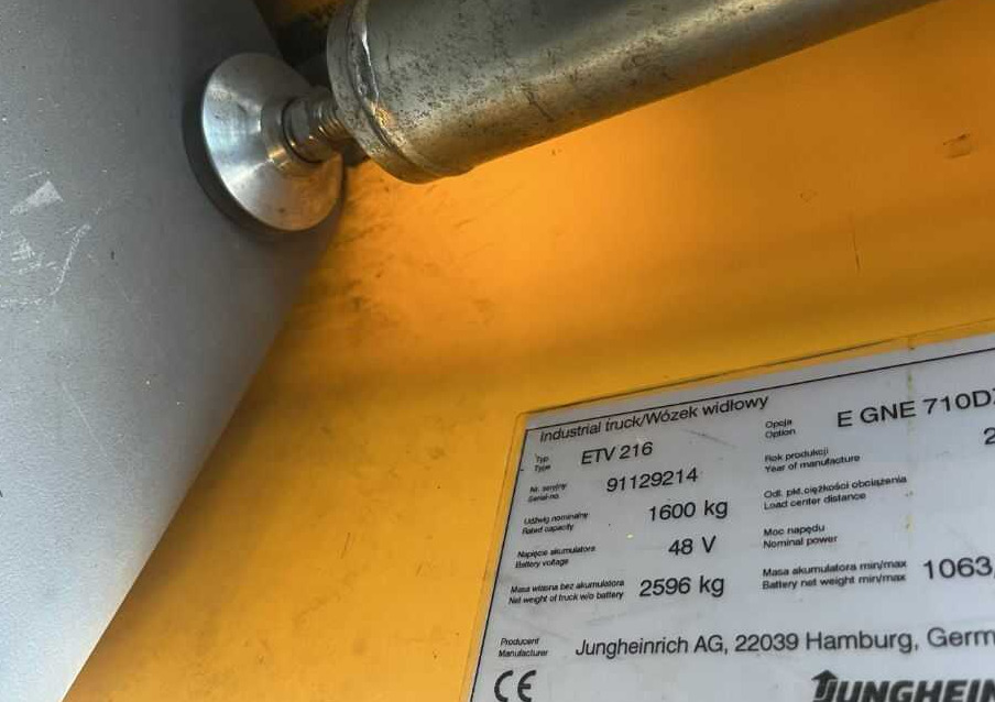 Jungheinrich ETV216 - Chariot à mât rétractable: photos 4 Jungheinrich ETV216 - Chariot à mât rétractable: photos 4