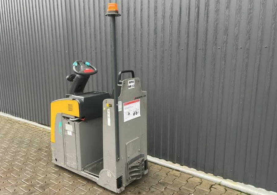 Jungheinrich EZS130 - Chariot tracteur: photos 3 Jungheinrich EZS130 - Chariot tracteur: photos 3