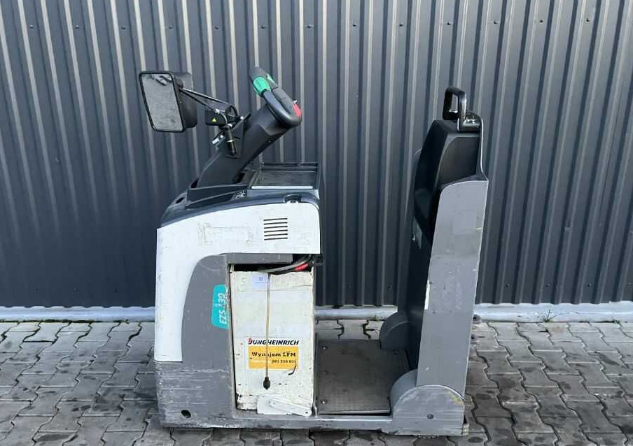 Jungheinrich EZS130 - Chariot tracteur: photos 2 Jungheinrich EZS130 - Chariot tracteur: photos 2