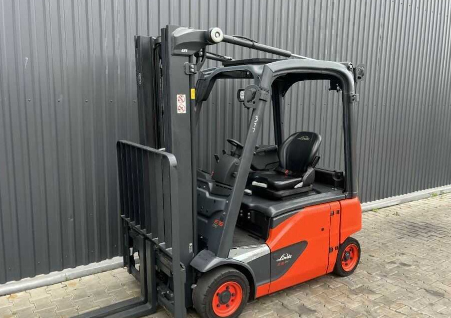 Linde E16P-02 - Chariot élévateur électrique: photos 1 Linde E16P-02 - Chariot élévateur électrique: photos 1