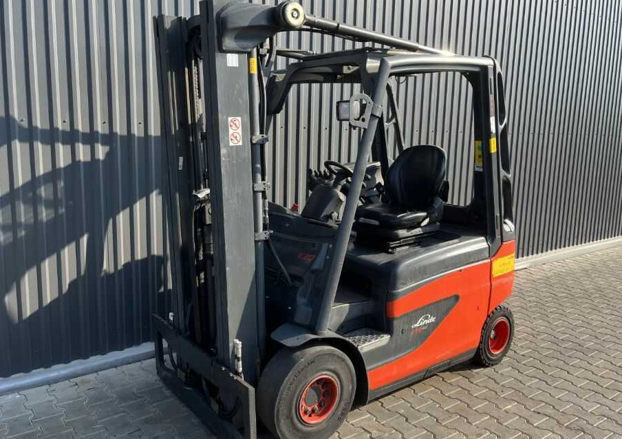 Linde E20-01 - Chariot élévateur électrique: photos 1 Linde E20-01 - Chariot élévateur électrique: photos 1