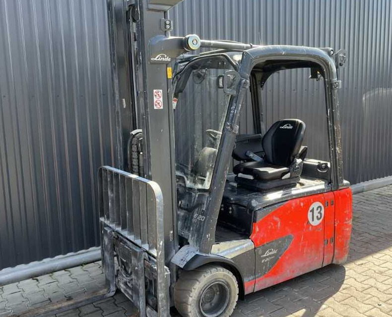 Linde E20L-02 - Chariot élévateur électrique: photos 1 Linde E20L-02 - Chariot élévateur électrique: photos 1