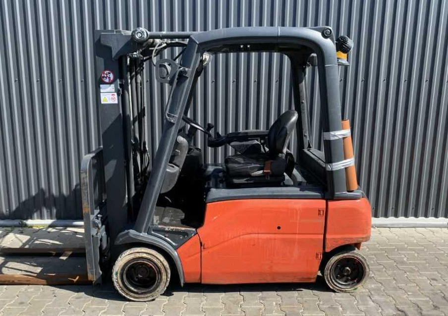 Linde E20PL-01 - Chariot élévateur électrique: photos 2 Linde E20PL-01 - Chariot élévateur électrique: photos 2