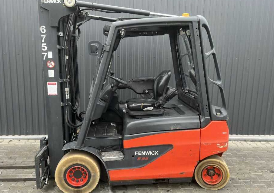 Linde E25-01 - Chariot élévateur électrique: photos 2 Linde E25-01 - Chariot élévateur électrique: photos 2