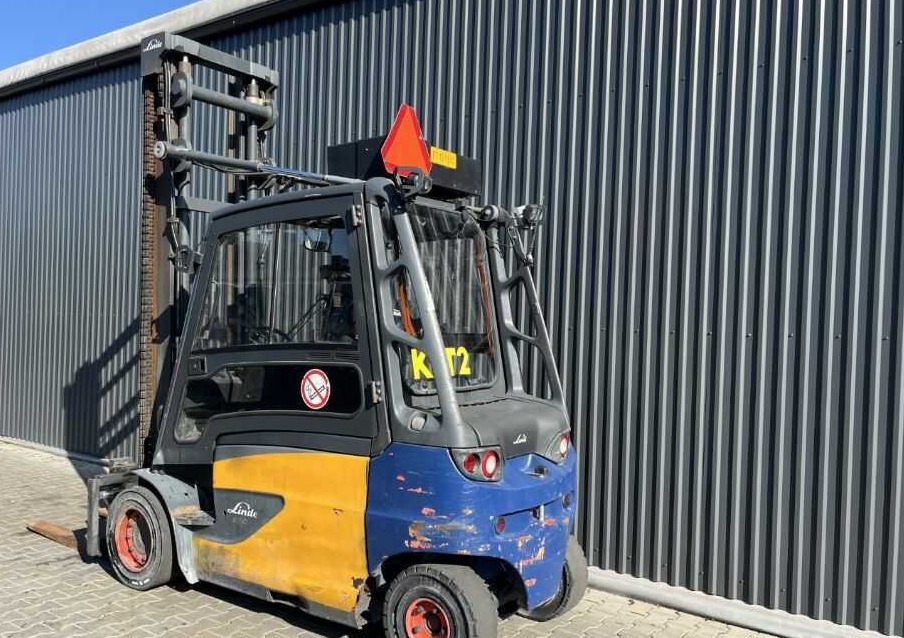 Linde E50HL-01/600 - Chariot élévateur électrique: photos 3 Linde E50HL-01/600 - Chariot élévateur électrique: photos 3