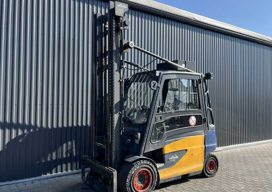 Linde E50HL-01/600 - Chariot élévateur électrique: photos 1 Linde E50HL-01/600 - Chariot élévateur électrique: photos 1