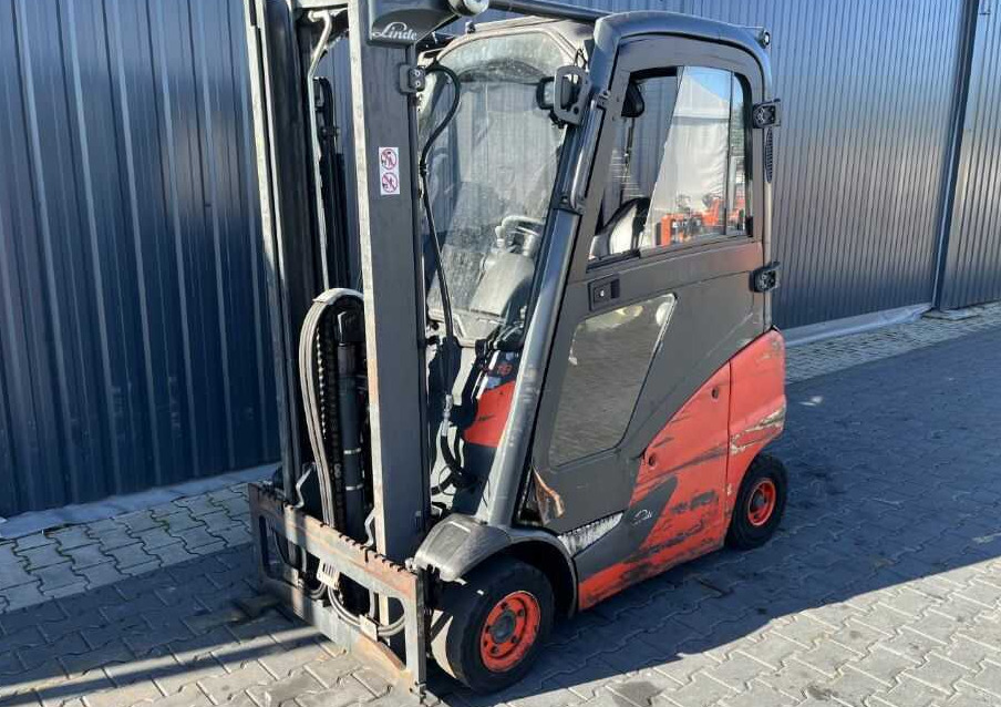 Linde H18T-01 - Chariot élévateur à gaz: photos 1 Linde H18T-01 - Chariot élévateur à gaz: photos 1