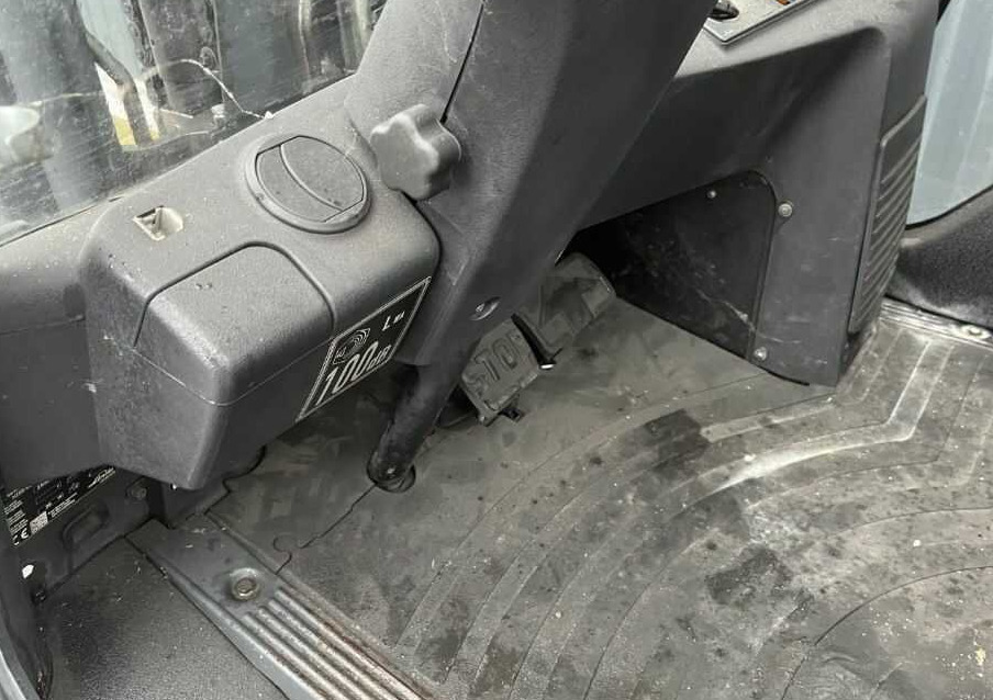 Chariot élévateur diesel Linde H25D-02: photos 8 Chariot élévateur diesel Linde H25D-02: photos 8