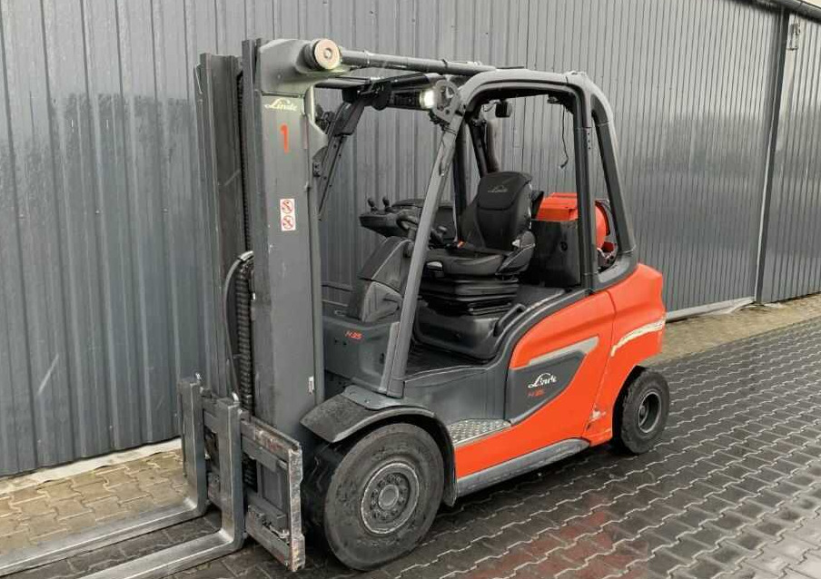Linde H35T-01 - Chariot élévateur à gaz: photos 1 Linde H35T-01 - Chariot élévateur à gaz: photos 1