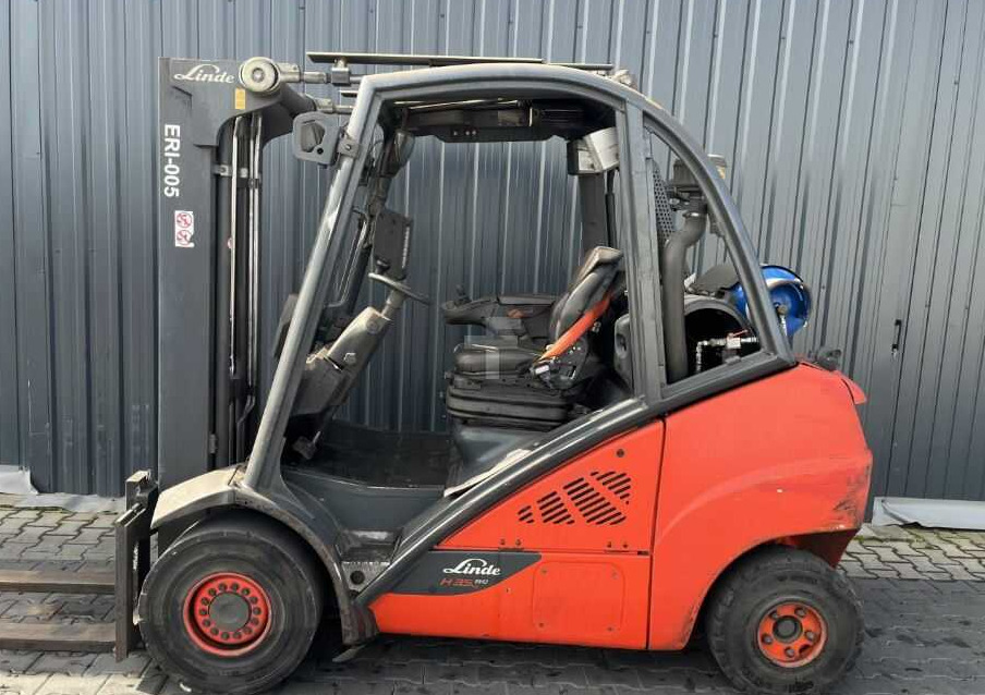 Linde H35T-02 - Chariot élévateur à gaz: photos 2 Linde H35T-02 - Chariot élévateur à gaz: photos 2