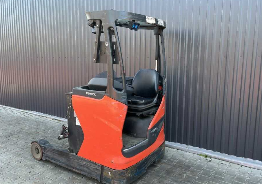 Linde R16HD-01 - Chariot à mât rétractable: photos 3 Linde R16HD-01 - Chariot à mât rétractable: photos 3