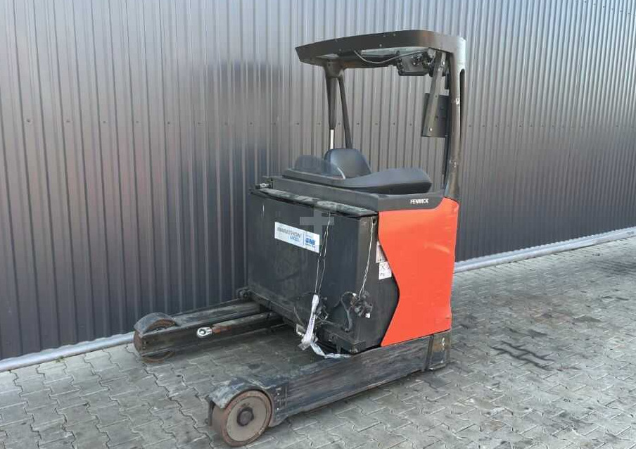 Linde R16HD-01 - Chariot à mât rétractable: photos 1 Linde R16HD-01 - Chariot à mât rétractable: photos 1