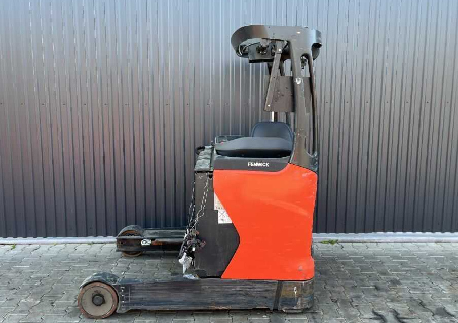 Linde R16HD-01 - Chariot à mât rétractable: photos 2 Linde R16HD-01 - Chariot à mât rétractable: photos 2