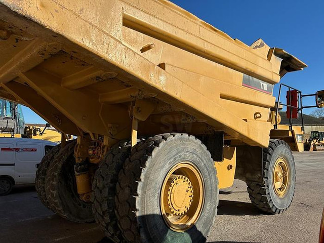 Caterpillar 771D - Tombereau: photos 4 Caterpillar 771D - Tombereau: photos 4