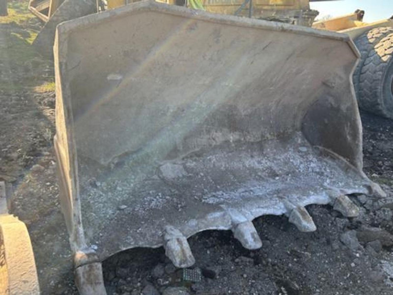 Caterpillar 973D - Godet: photos 1 Caterpillar 973D - Godet: photos 1