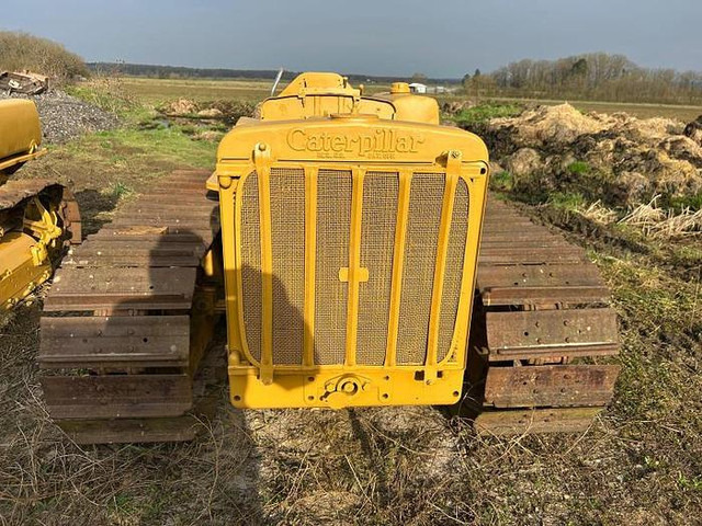 Caterpillar D4 - - Bulldozer: photos 2 Caterpillar D4 - - Bulldozer: photos 2