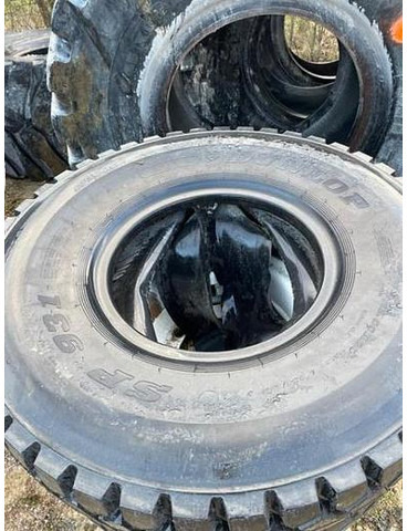 DUNLOP 12.00R20 SP931 - Pneus et jantes: photos 4 DUNLOP 12.00R20 SP931 - Pneus et jantes: photos 4