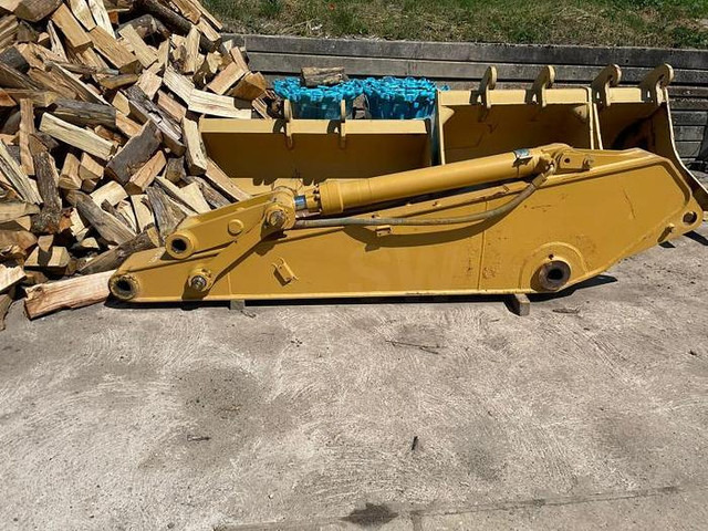 Caterpillar - Engins de chantier: photos 1 Caterpillar - Engins de chantier: photos 1