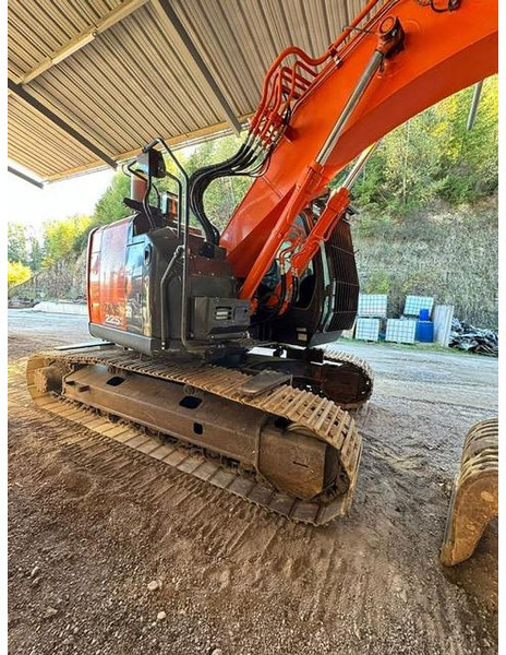 Hitachi ZX225USLC-6 - Pelle sur chenille: photos 2 Hitachi ZX225USLC-6 - Pelle sur chenille: photos 2
