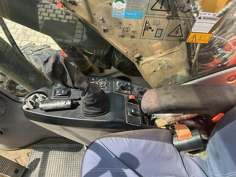 Volvo EWR150E - Pelle sur pneus: photos 5 Volvo EWR150E - Pelle sur pneus: photos 5