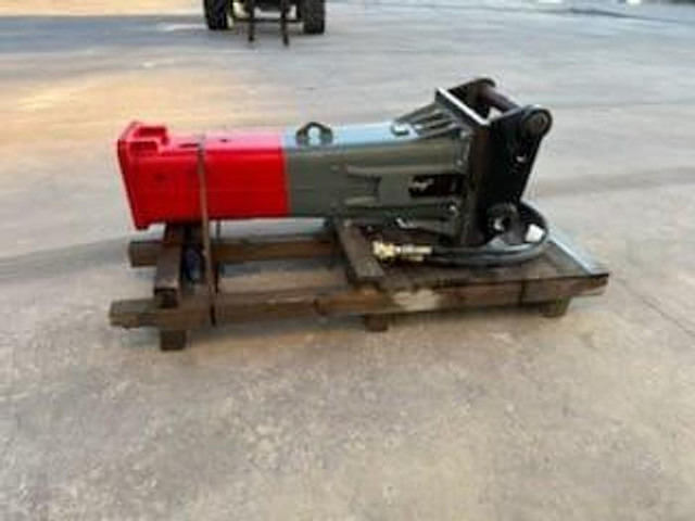 WIMMER WH12 SW48 - Marteau hydraulique: photos 2 WIMMER WH12 SW48 - Marteau hydraulique: photos 2
