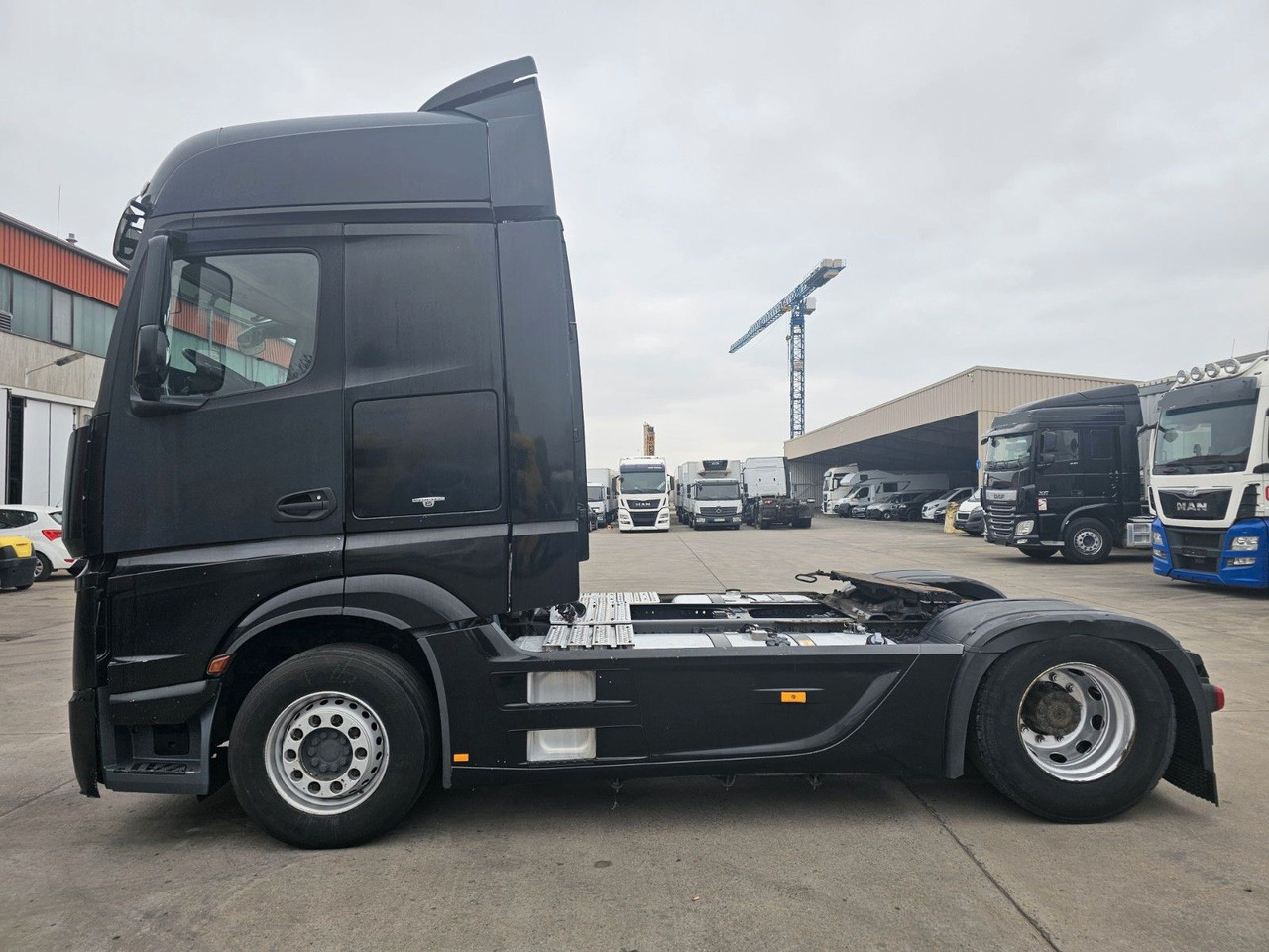 Mercedes-Benz ACTROS 1845 * MOTORSCHADEN * KLIMA * - Tracteur routier: photos 4 Mercedes-Benz ACTROS 1845 * MOTORSCHADEN * KLIMA * - Tracteur routier: photos 4
