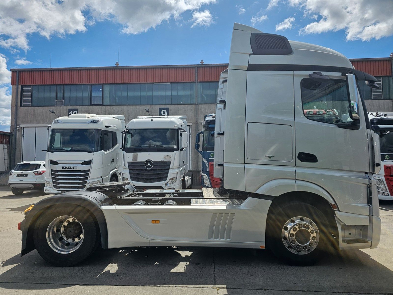 Mercedes-Benz ACTROS 1851 * 2X VORHANDEN * ACC * STANDH. *EUR5 - Tracteur routier: photos 4 Mercedes-Benz ACTROS 1851 * 2X VORHANDEN * ACC * STANDH. *EUR5 - Tracteur routier: photos 4