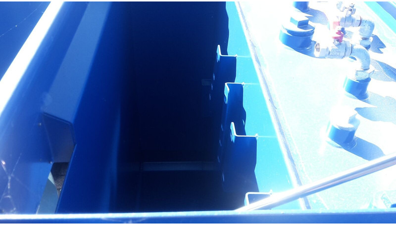 3000 liter high cube IBC tank - Camion citerne: photos 5 3000 liter high cube IBC tank - Camion citerne: photos 5