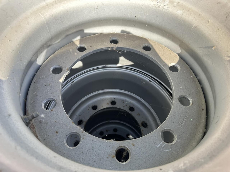 4 Banden - Pneu pour Camion: photos 5 4 Banden - Pneu pour Camion: photos 5