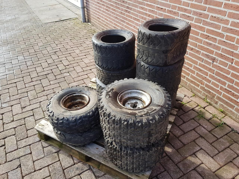 Banden voor de Yamaha breeze - Pneus et jantes: photos 3 Banden voor de Yamaha breeze - Pneus et jantes: photos 3