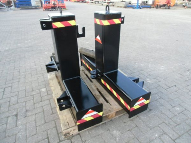 COMBI frontgewicht - werktuigendrager - Contrepoids pour Machine agricole: photos 1 COMBI frontgewicht - werktuigendrager - Contrepoids pour Machine agricole: photos 1