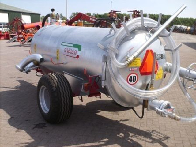 Onbekend - Epandeur à fumier: photos 1 Onbekend - Epandeur à fumier: photos 1