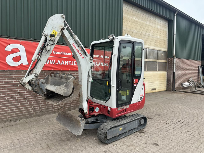 Takeuchi TB216 - Gebruikt - Mini pelle: photos 2 Takeuchi TB216 - Gebruikt - Mini pelle: photos 2