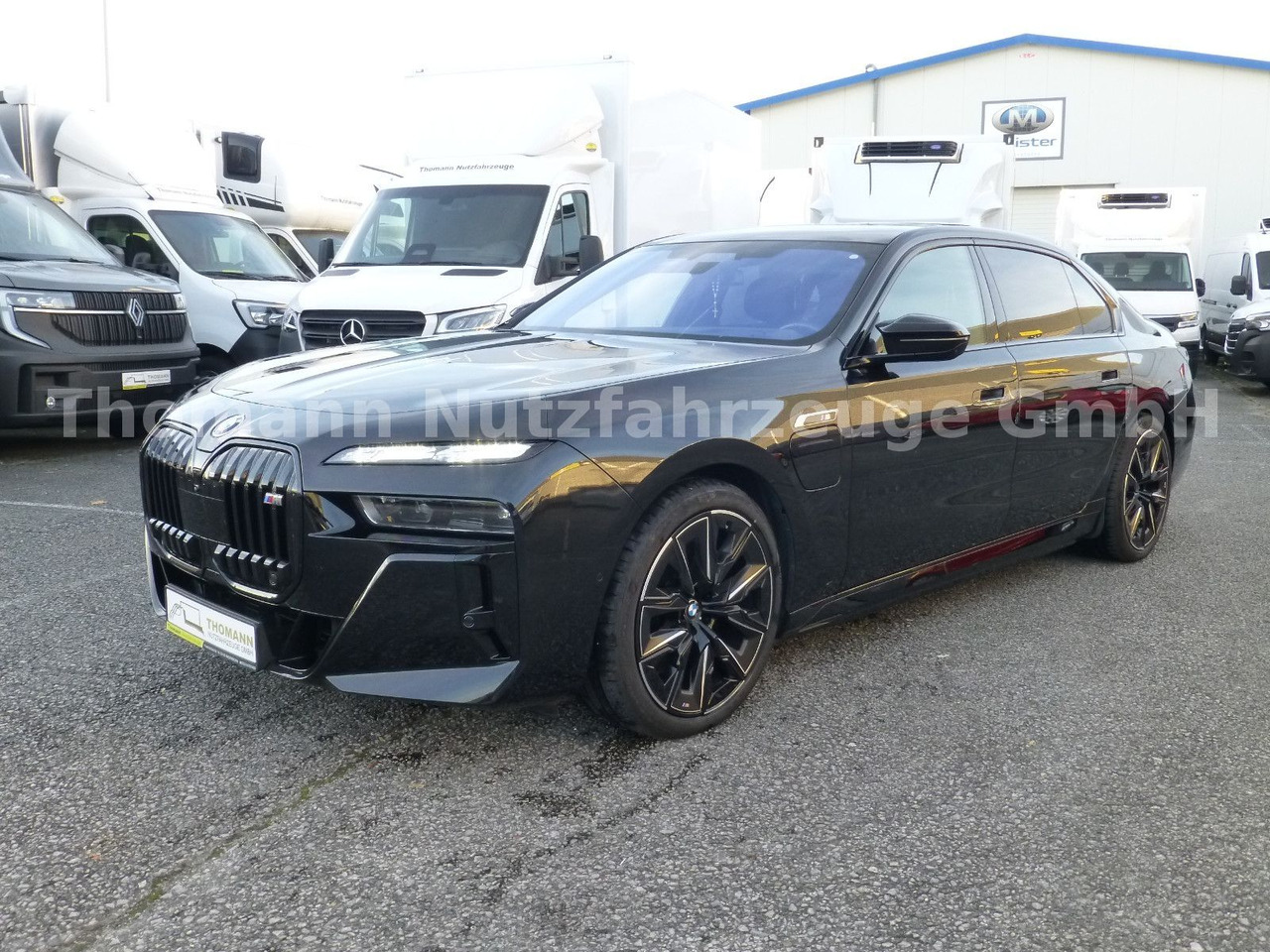 BMW M760 7 M760 e xDrive Cinema Sky Lounge 2x 21 Zol - Berline: photos 1 BMW M760 7 M760 e xDrive Cinema Sky Lounge 2x 21 Zol - Berline: photos 1