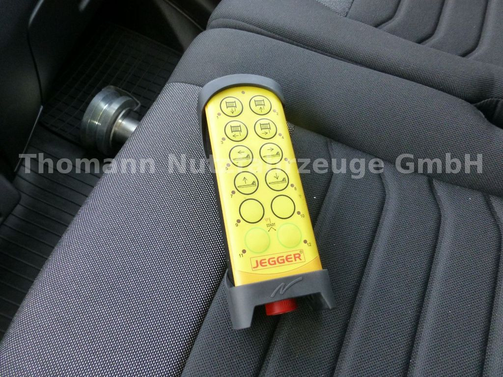 Remorqueuse, Véhicule utilitaire neuf Iveco DAILY 70C18 DoKa Schiebeplateau Luftfed Navi Iveco DAILY 70C18 DoKa Schiebeplateau Luftfed Navi: photos 29 Remorqueuse, Véhicule utilitaire neuf Iveco DAILY 70C18 DoKa Schiebeplateau Luftfed Navi Iveco DAILY 70C18 DoKa Schiebeplateau Luftfed Navi: photos 29