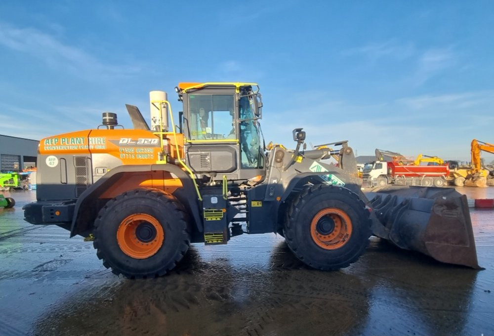 Chargeuse sur pneus DOOSAN DL 320-7: photos 6