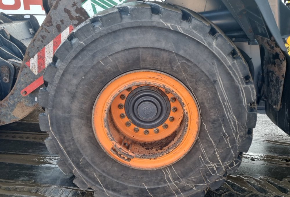 Chargeuse sur pneus DOOSAN DL 320-7: photos 13