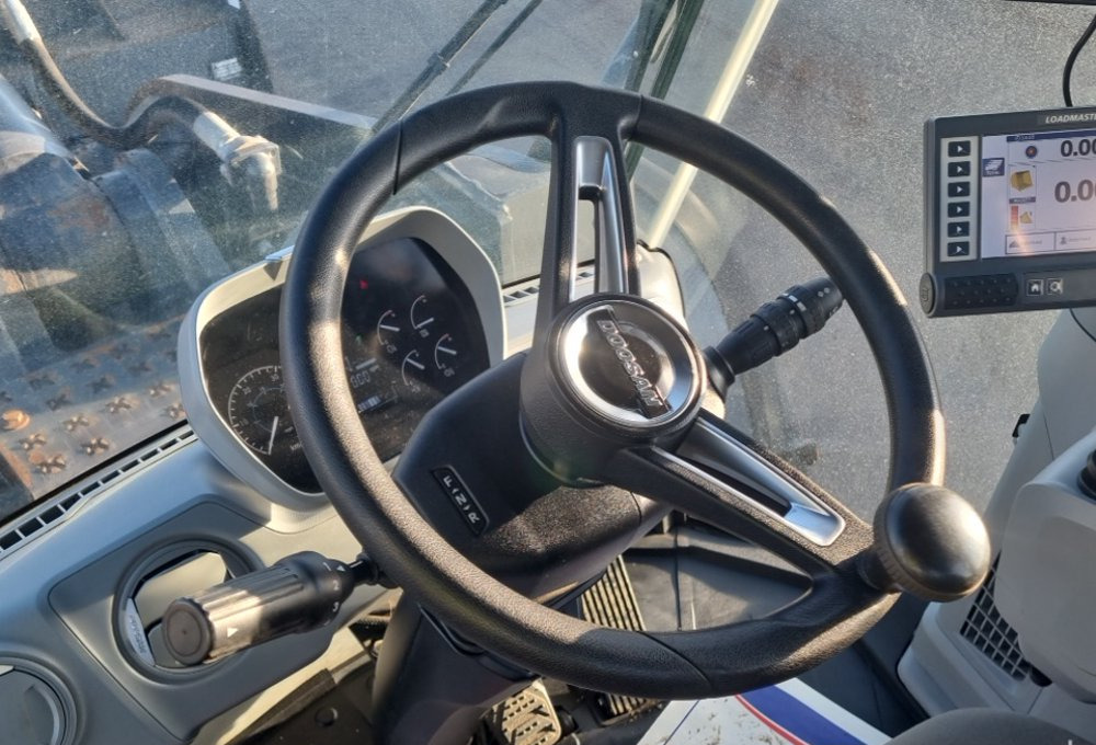 Chargeuse sur pneus DOOSAN DL 320-7: photos 40