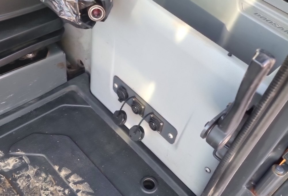 Chargeuse sur pneus DOOSAN DL 320-7: photos 38