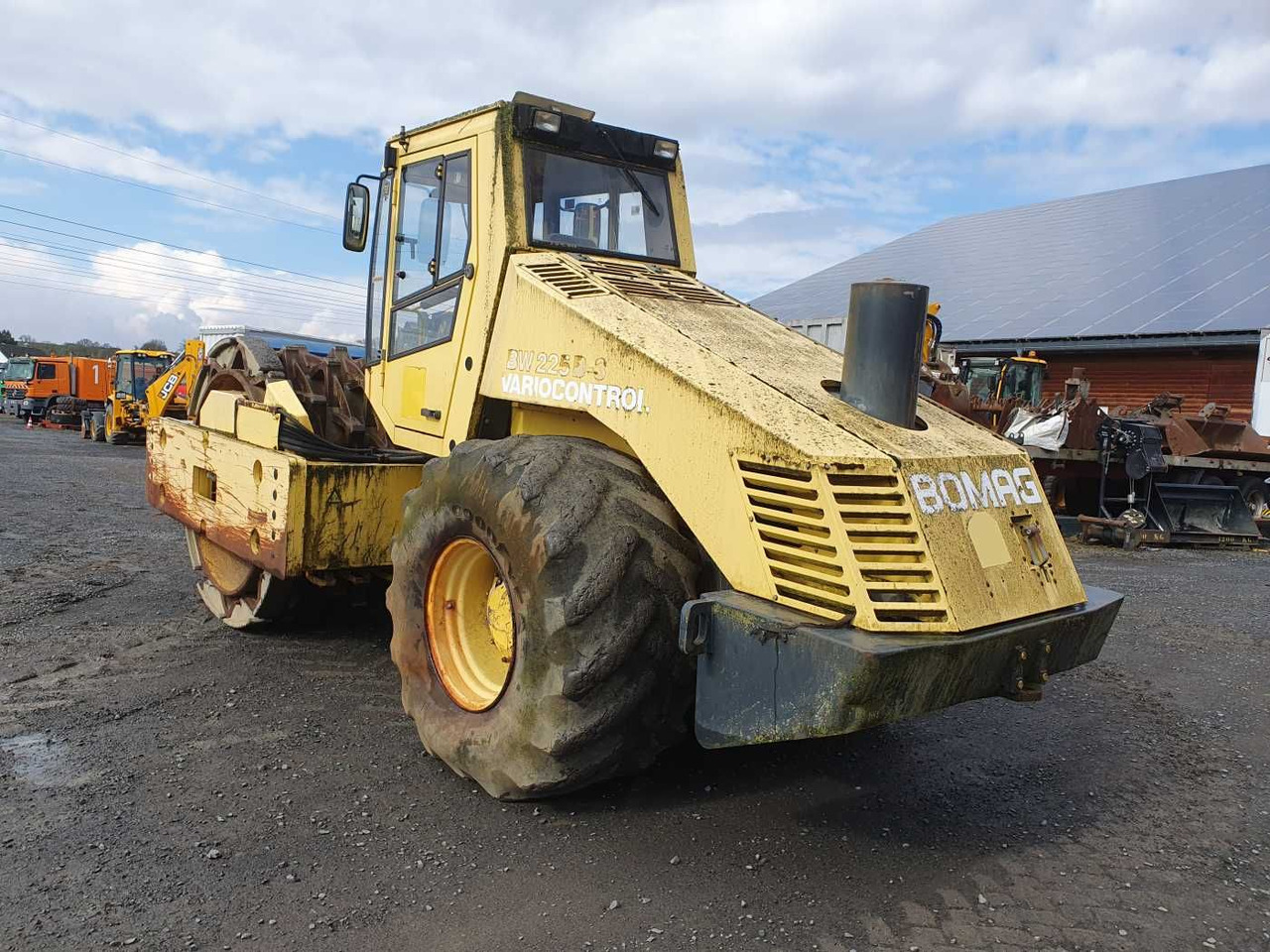 BOMAG BW 225 D-3 / 2001 / nur 3.824h! / Variocontrol - Compacteur à pieds de mouton/ Monocylindre: photos 3 BOMAG BW 225 D-3 / 2001 / nur 3.824h! / Variocontrol - Compacteur à pieds de mouton/ Monocylindre: photos 3