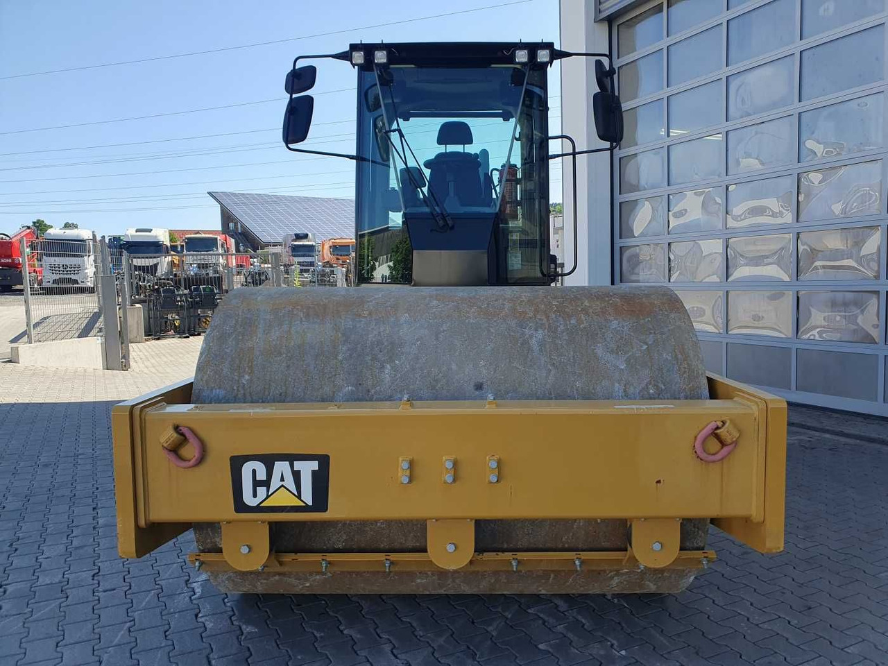 Compacteur à pieds de mouton/ Monocylindre CAT CS66B Walzenzug / 2017 / nur 630h! / Klima: photos 8