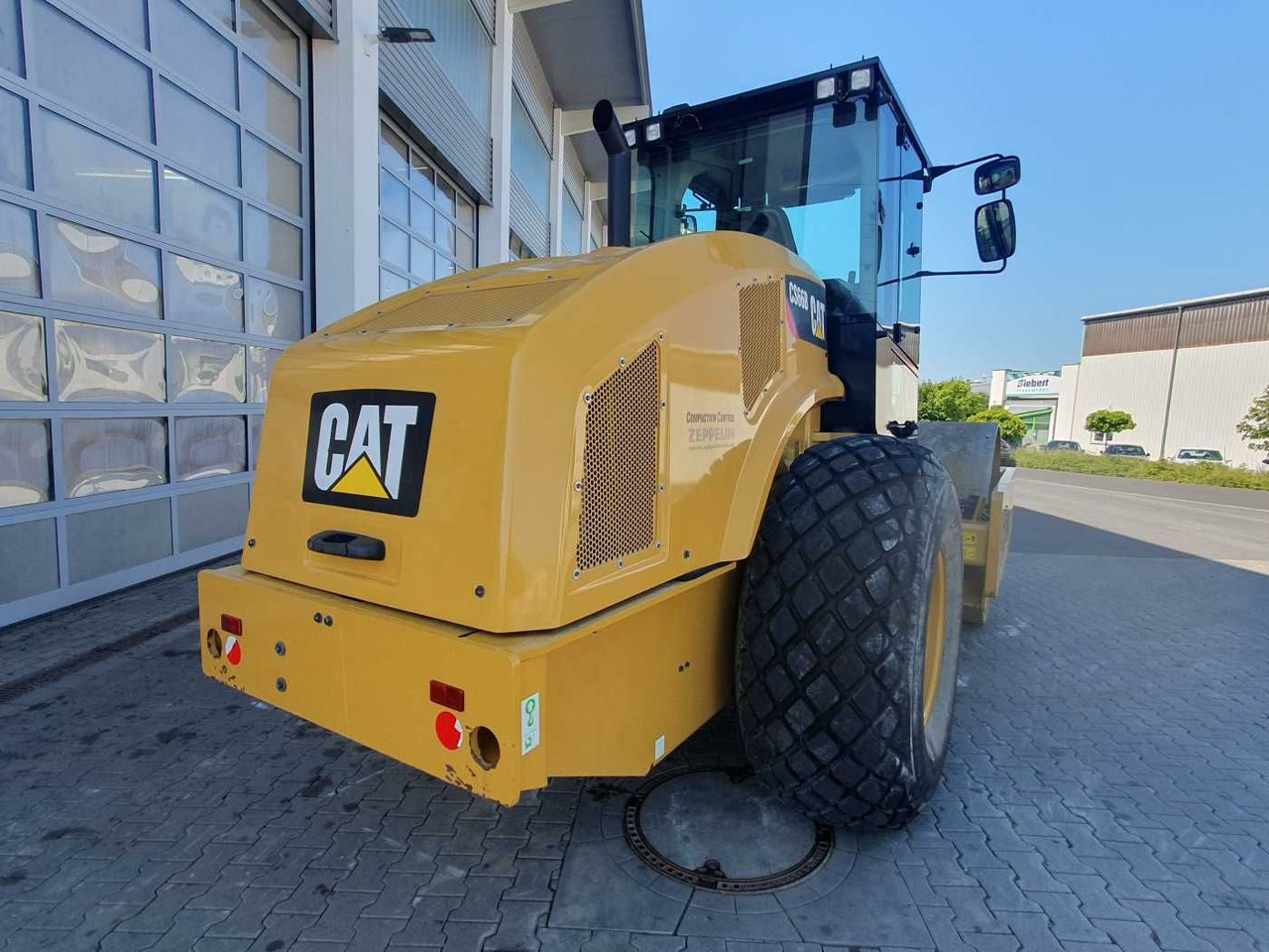 CAT CS66B Walzenzug / 2017 / nur 630h! / Klima - Compacteur à pieds de mouton/ Monocylindre: photos 3 CAT CS66B Walzenzug / 2017 / nur 630h! / Klima - Compacteur à pieds de mouton/ Monocylindre: photos 3