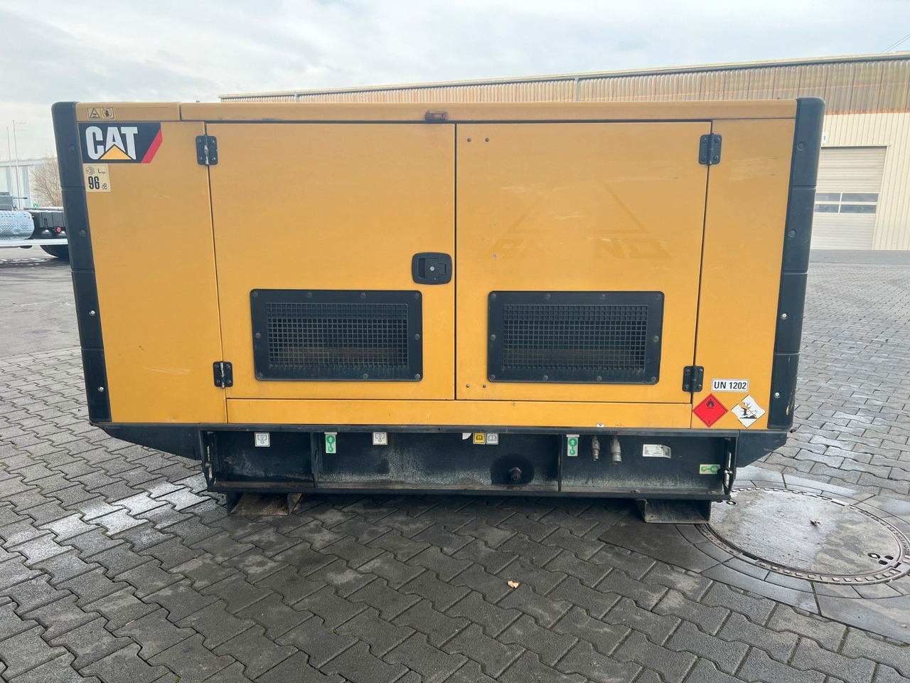 CAT DE110E2 Stromerzeuger / 100KVA / 2016 / 16.703h - Groupe électrogène: photos 5 CAT DE110E2 Stromerzeuger / 100KVA / 2016 / 16.703h - Groupe électrogène: photos 5