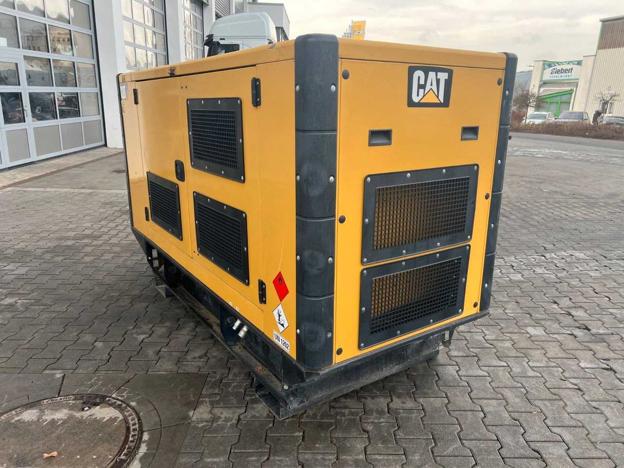 CAT DE110E3 Stromerzeuger / 100KVA / 2018 / 15.403h - Groupe électrogène: photos 4 CAT DE110E3 Stromerzeuger / 100KVA / 2018 / 15.403h - Groupe électrogène: photos 4